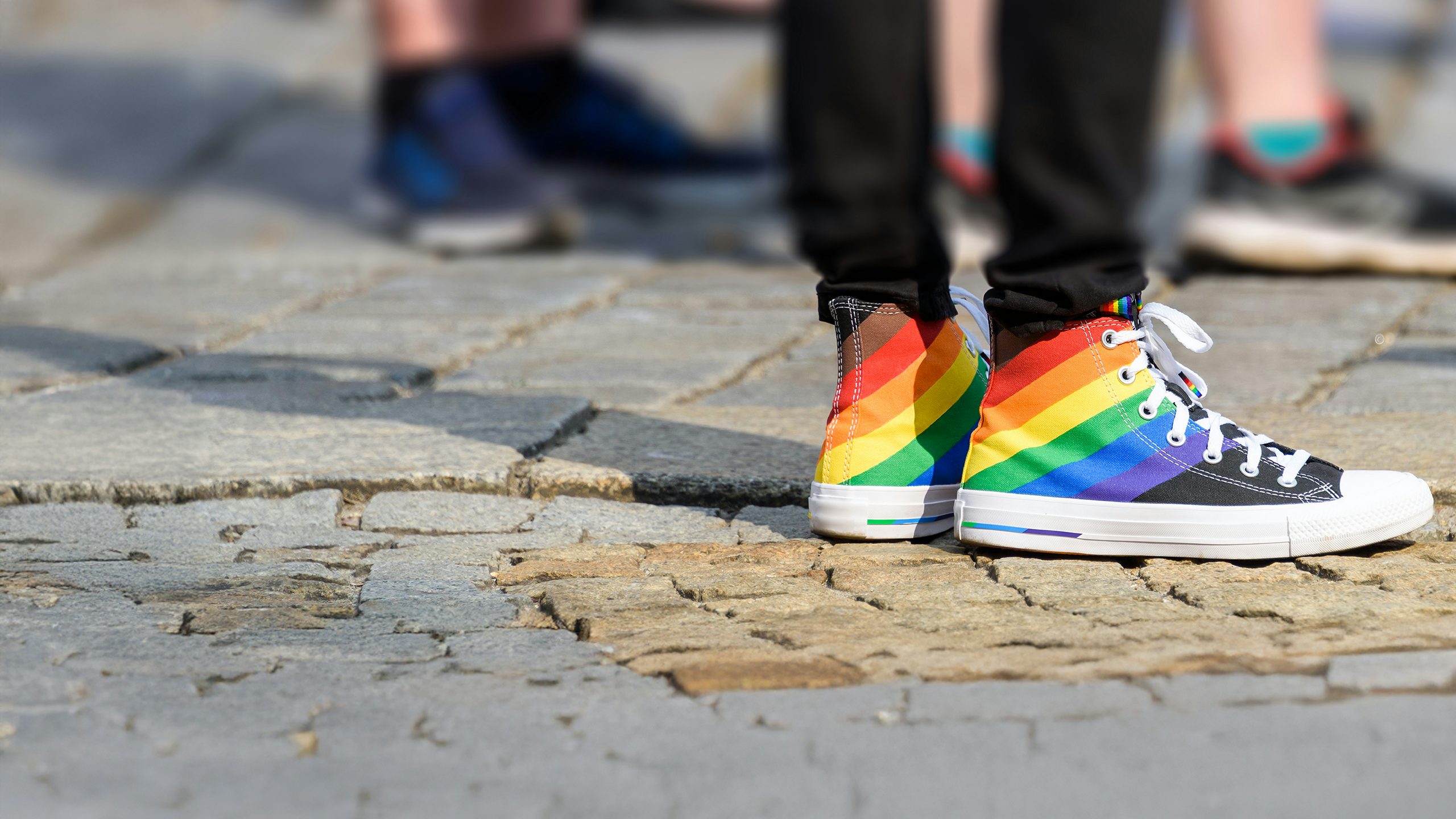 73aa0cd6-160b-4416-b62b-ec6563e94172 - lgbtqia-inclusion-pride-month-shoes-key-visual-hero-2560x1440