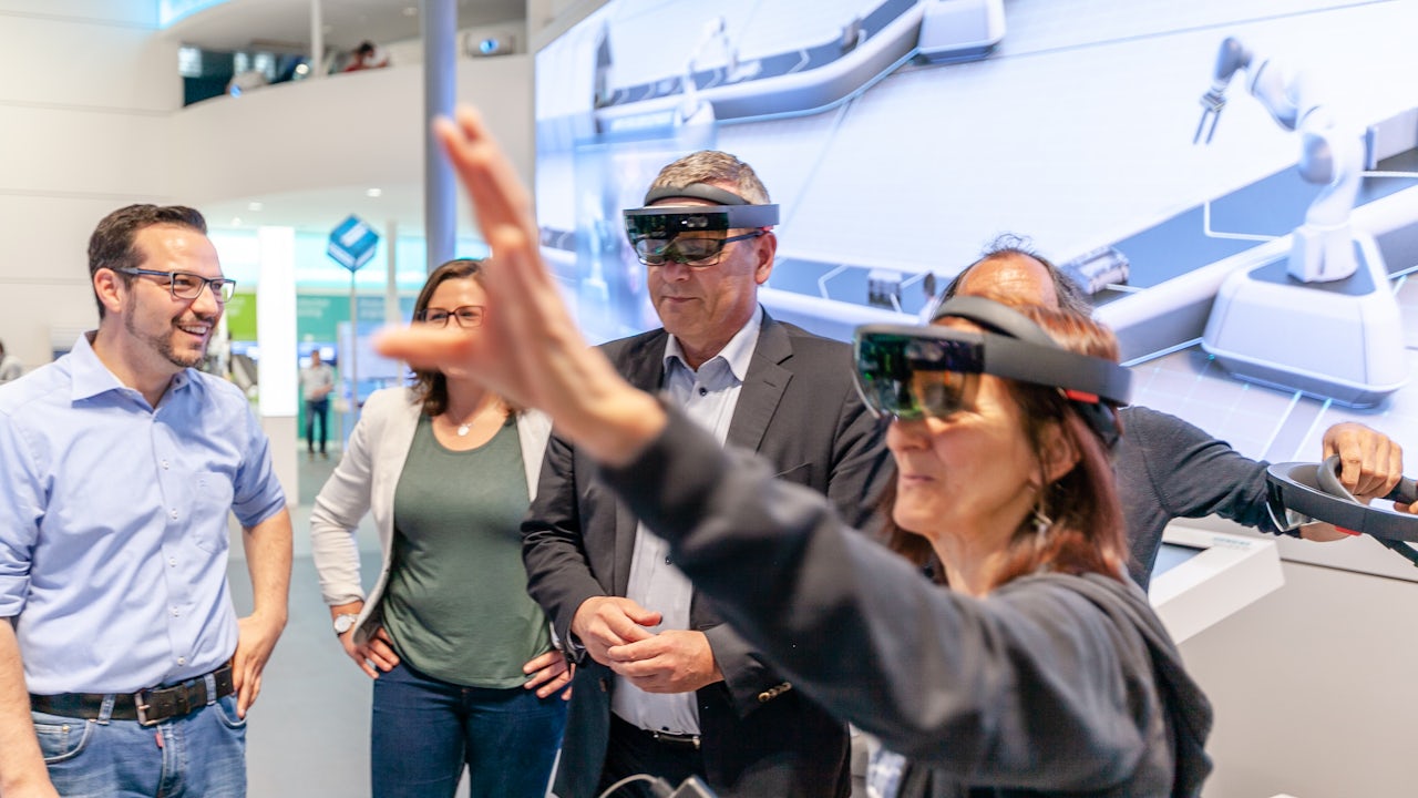 af635520685e16bd50f16decfb5718951a61d068 - Hannover Messe 2018 Electronics Showcase Bozhon original