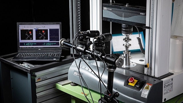 Microscope with digital image correlation setup for materials and structural testing
