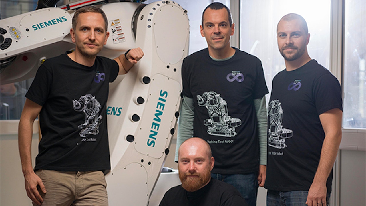 edce9854-dc56-48d5-be5c-8927e4d8d318 - IoY-Team-Roboter-hero-foreground-930x800