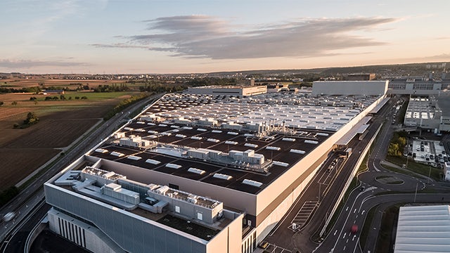sustainable-factory-planning-with-mercedes-benz-promo-640x480