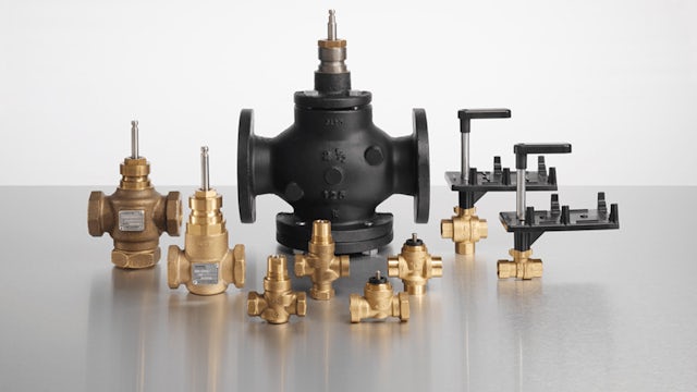The image shows a webinar titled "Valve Basics" with a valve icon and a Siemens logo. 
